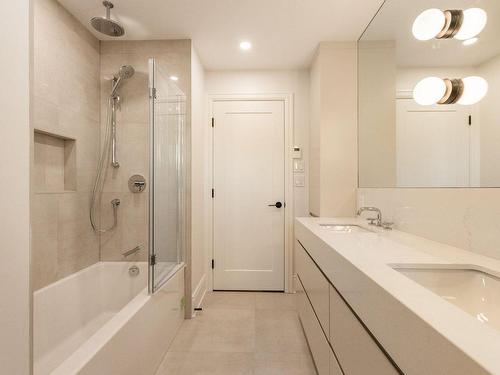 Bathroom - 315 Av. Beverley, Mont-Royal, QC - Indoor Photo Showing Bathroom