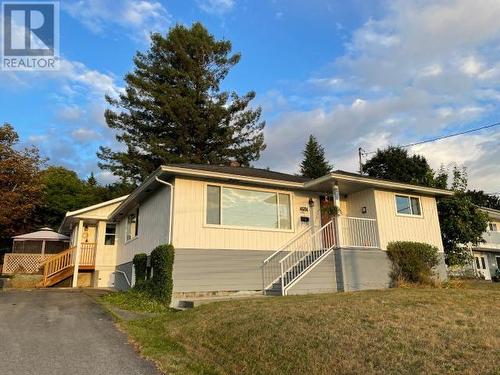 4594 Fernwood Ave, Powell River, BC - Outdoor