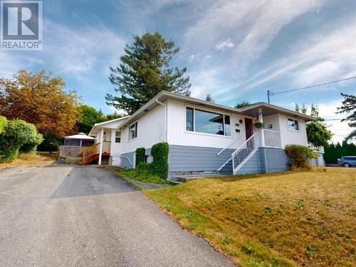 4594 Fernwood Ave, Powell River, BC - Outdoor