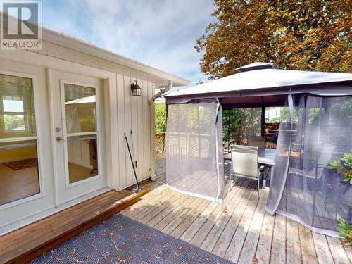 4594 Fernwood Ave, Powell River, BC - Outdoor With Deck Patio Veranda With Exterior
