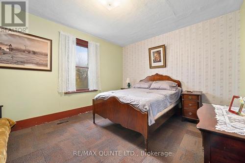 381 Partridge Hollow Rd, Prince Edward County, ON - Indoor Photo Showing Bedroom