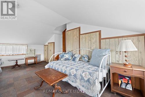 381 Partridge Hollow Road, Prince Edward County, ON - Indoor Photo Showing Bedroom