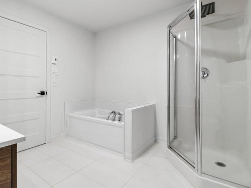 Bathroom - 24 34E Avenue, Bois-Des-Filion, QC - Indoor Photo Showing Bathroom