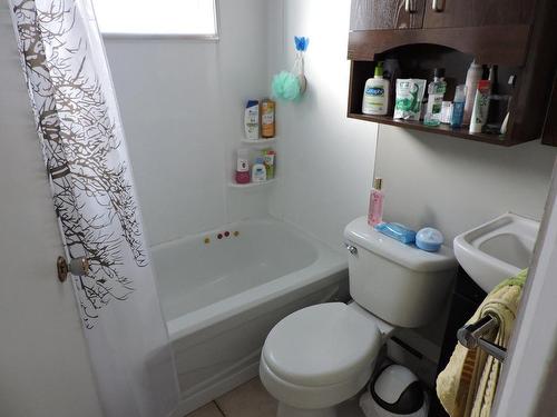 Salle de bains - 2370  - 2372 1E Avenue, Saint-Georges, QC - Indoor Photo Showing Bathroom
