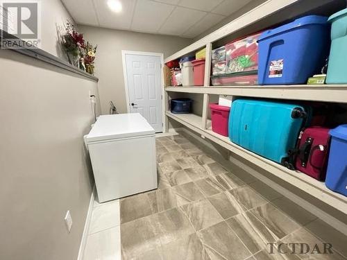 904020 Hanbury Rd, Harley Twp, ON - Indoor Photo Showing Laundry Room