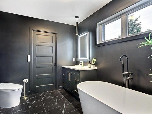 Salle de bains - 15 Rue Félix-Leclerc, Saint-Jean-Sur-Richelieu, QC - Indoor Photo Showing Bathroom
