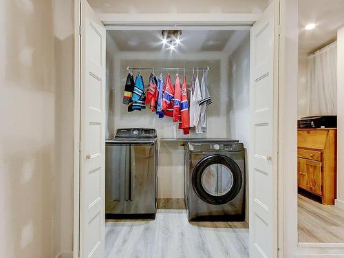 Salle de lavage - 15 Rue Félix-Leclerc, Saint-Jean-Sur-Richelieu, QC - Indoor Photo Showing Laundry Room