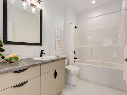12-420 Cook St, Ladysmith, BC - Indoor Photo Showing Bathroom