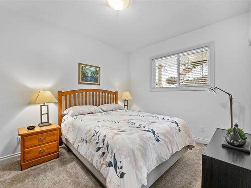 301-7922 Okanagan Landing Road, Vernon, BC - Indoor Photo Showing Bedroom
