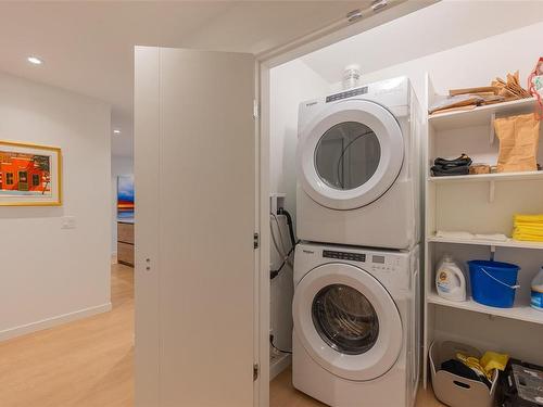 G111-369 Tyee Rd, Victoria, BC - Indoor Photo Showing Laundry Room