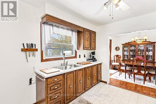 50 Louisa St W, Blue Mountains, ON - Indoor Photo Showing Kitchen With Double Sink