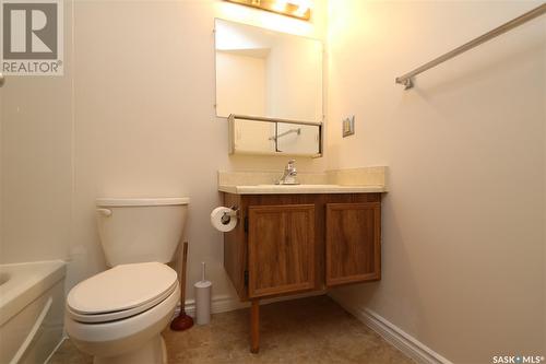 304 289 Fietz Street, Yorkton, SK - Indoor Photo Showing Bathroom