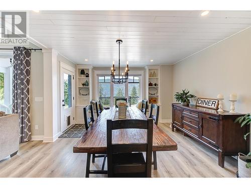5424 Stubbs Road, Lake Country, BC - Indoor Photo Showing Dining Room