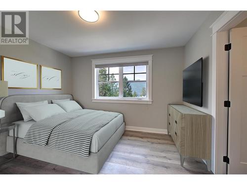 5424 Stubbs Road, Lake Country, BC - Indoor Photo Showing Bedroom