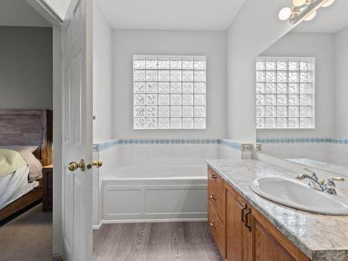 76-650 Harrington Rd, Kamloops, BC - Indoor Photo Showing Bathroom