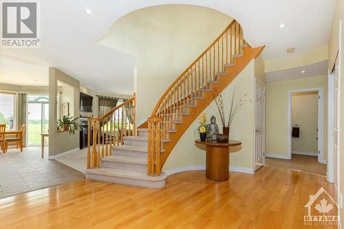 Semi spiral staircase - 2225 Sandman Crescent, Ottawa, ON - Indoor Photo Showing Other Room