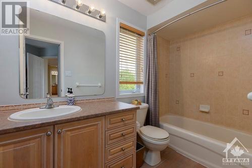 4th bedroom ensuite bathroom - 2225 Sandman Crescent, Ottawa, ON - Indoor Photo Showing Bathroom