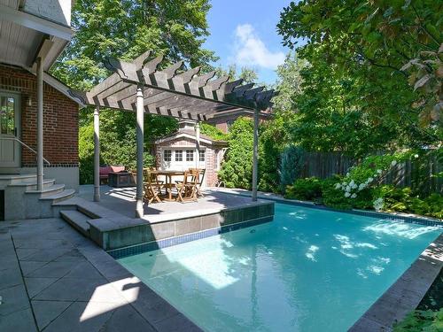 Piscine - 123 Av. Wolseley N., Montréal-Ouest, QC - Outdoor With In Ground Pool With Deck Patio Veranda With Backyard