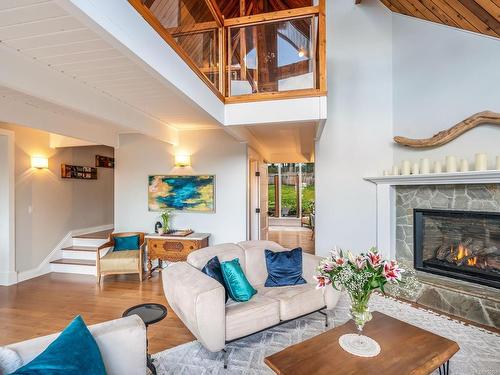 868 Chichester Rd West, Gabriola Island, BC - Indoor Photo Showing Living Room With Fireplace