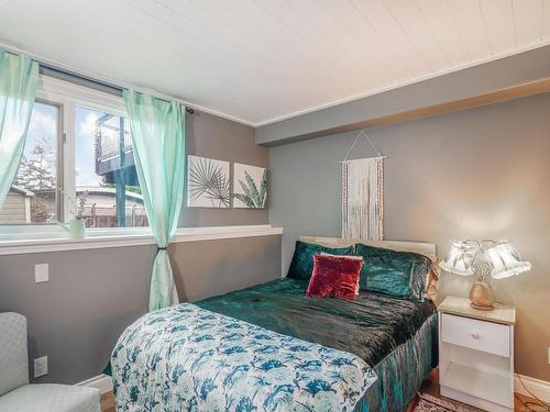 868 Chichester Rd West, Gabriola Island, BC - Indoor Photo Showing Bedroom