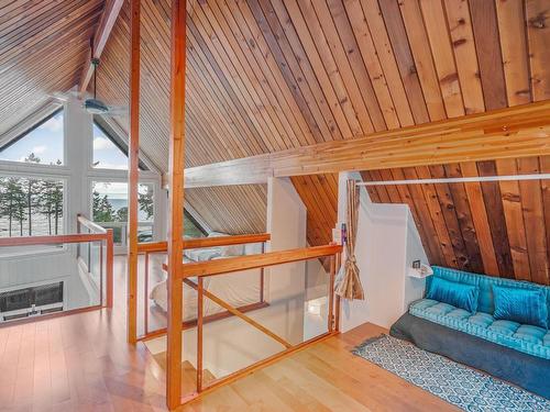 868 Chichester Rd West, Gabriola Island, BC - Indoor Photo Showing Other Room