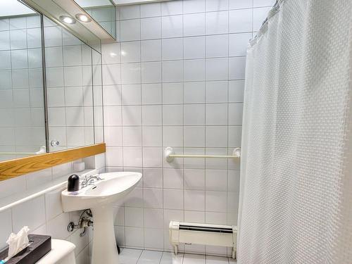 Salle de bains - 4553  - 4555 Av. De Hampton, Montréal (Côte-Des-Neiges/Notre-Dame-De-Grâce), QC - Indoor Photo Showing Bathroom