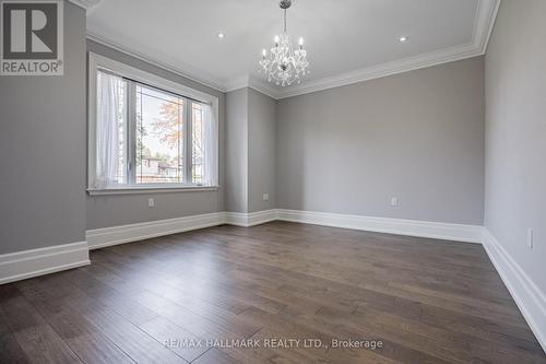 1092 Henley Rd, Mississauga, ON - Indoor Photo Showing Other Room
