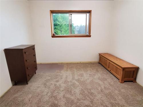 1970 Cynamocka Rd, Ucluelet, BC - Indoor Photo Showing Bedroom