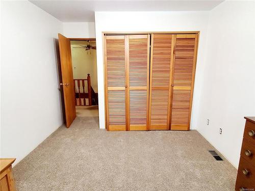 1970 Cynamocka Rd, Ucluelet, BC - Indoor Photo Showing Bedroom