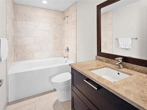 S1102-737 Humboldt St, Victoria, BC - Indoor Photo Showing Bathroom