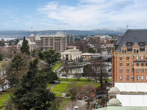 S1102-737 Humboldt St, Victoria, BC - Outdoor With View