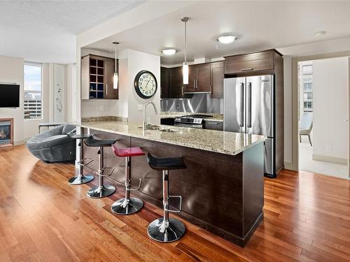 S1102-737 Humboldt St, Victoria, BC - Indoor Photo Showing Kitchen With Upgraded Kitchen