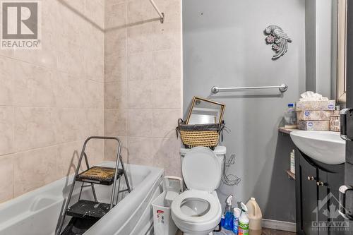 232 Marier Avenue, Ottawa, ON - Indoor Photo Showing Bathroom