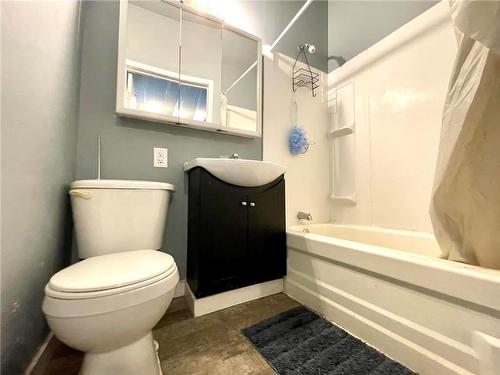 452 Boyd Avenue, Winnipeg, MB - Indoor Photo Showing Bathroom