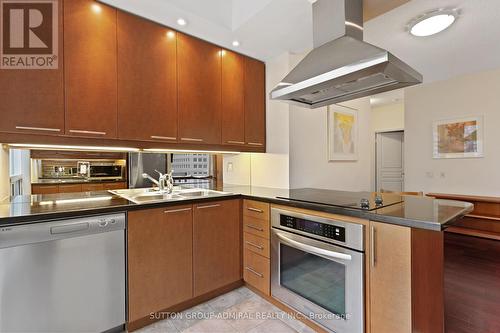 707 - 1121 Bay Street, Toronto (Bay Street Corridor), ON - Indoor Photo Showing Kitchen With Double Sink