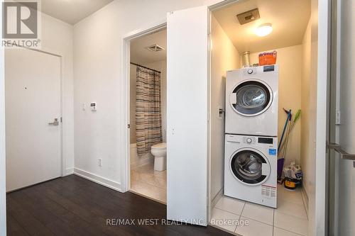 809 - 50 Ordnance Street, Toronto, ON - Indoor Photo Showing Laundry Room