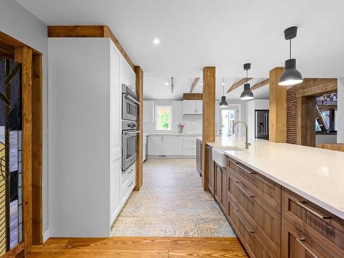 Kitchen - 206 Ch. Ostiguy, Shefford, QC - Indoor Photo Showing Kitchen With Upgraded Kitchen