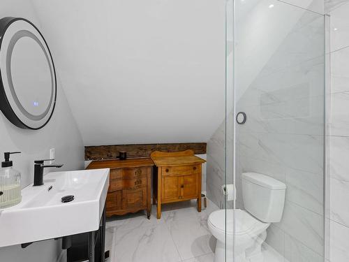 Salle de bains attenante Ã  la CCP - 206 Ch. Ostiguy, Shefford, QC - Indoor Photo Showing Bathroom