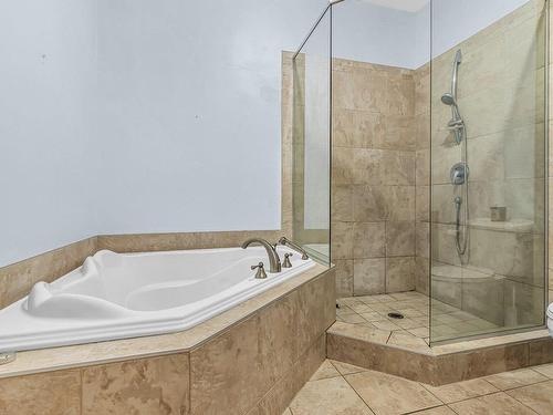 Salle de bains - 211-5730 Boul. Marie-Victorin, Brossard, QC - Indoor Photo Showing Bathroom