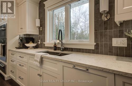 988 Stonebrook Rd, Cambridge, ON - Indoor Photo Showing Kitchen With Double Sink