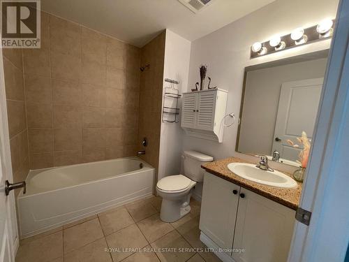 109 - 35 Southshore Crescent, Hamilton, ON - Indoor Photo Showing Bathroom