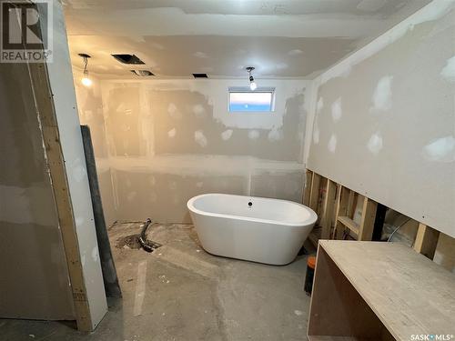 271 22Nd Street, Battleford, SK - Indoor Photo Showing Bathroom