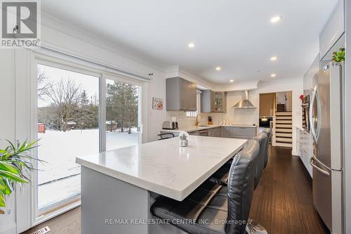 7 Birch Haven Crt N, Caledon, ON - Indoor Photo Showing Kitchen With Upgraded Kitchen