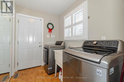 7 Birch Haven Court N, Caledon, ON - Indoor Photo Showing Laundry Room