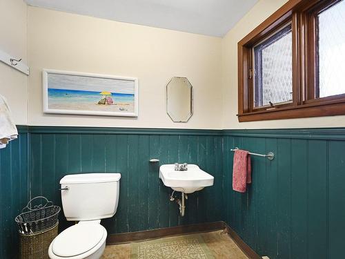 Powder room - 22 Rue Verdi, Saint-Jean-Sur-Richelieu, QC - Indoor Photo Showing Bathroom