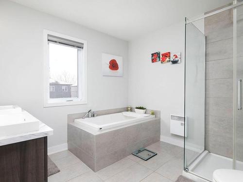 Salle de bains - 3115 Boul. Désourdy, Carignan, QC - Indoor Photo Showing Bathroom