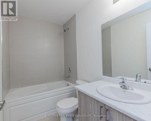 36 Hillcroft Way, Kawartha Lakes, ON - Indoor Photo Showing Bathroom
