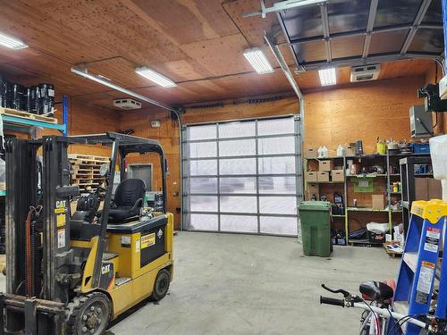 Garage - 151 Av. Authier, Amos, QC - Indoor Photo Showing Garage