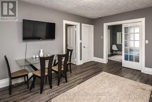 6197 Culp Street, Niagara Falls, ON - Indoor Photo Showing Dining Room