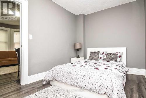 6197 Culp St, Niagara Falls, ON - Indoor Photo Showing Bedroom